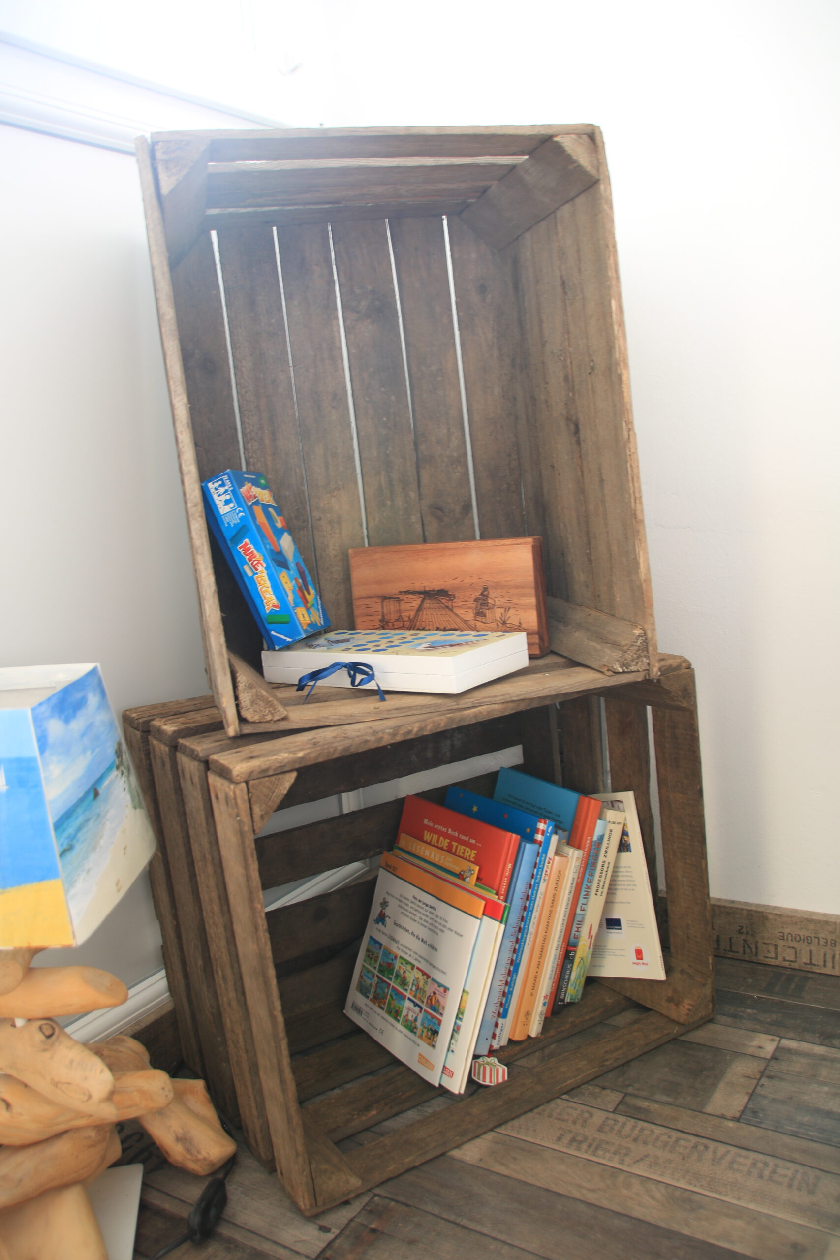 Kinderzimmer Bücher Spiele