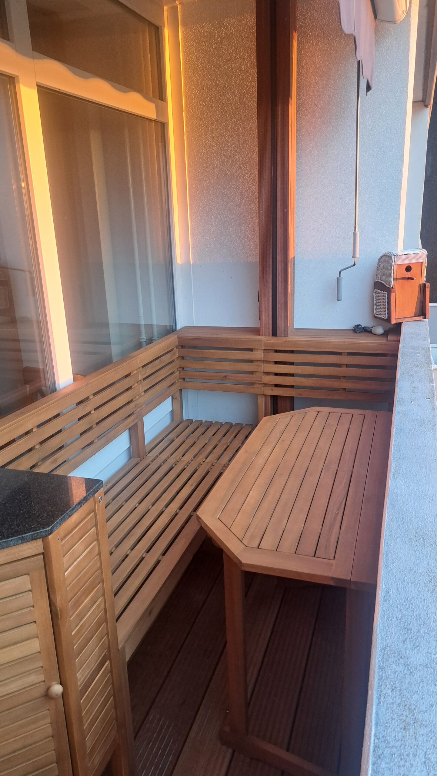 Terrasse mit Sitzbank